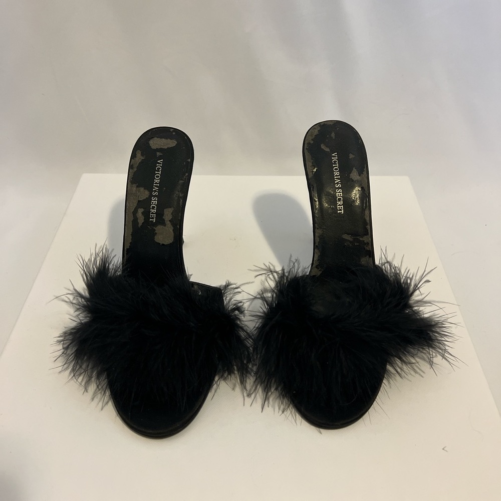 Victoria’s Secret Black Feather Heel
